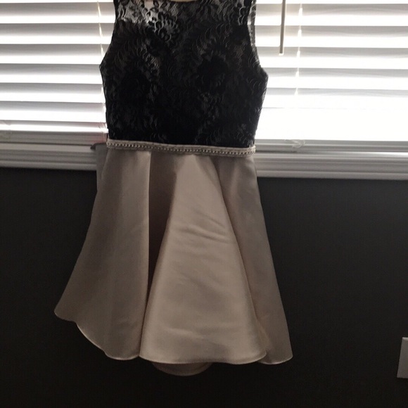 JJ’s Dress. Size 6. - Picture 3 of 4